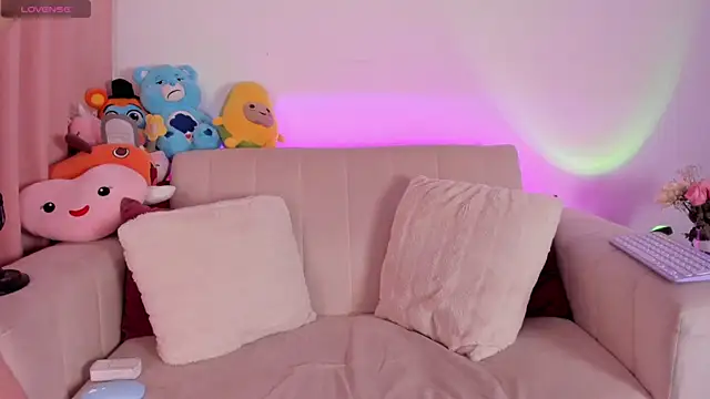 Snapshot of DAKOTA_LOVEE chatting on February 2025 04:51:02 AM DAKOTA LOVEE online show from February 2025 04:51:02 AM