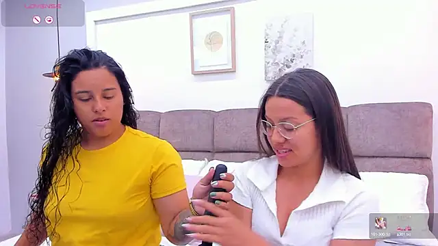 Snapshot of Dilan_y_Mia chatting on March 2025 12:45:01 PM Dilan y Mia online show from March 2025 12:45:01 PM