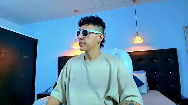 Lobo 17  online show from March 2025 04:05:02 AM