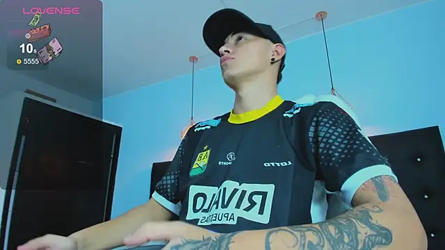 Lobo 17  online show from November 2025 03:49:02 AM