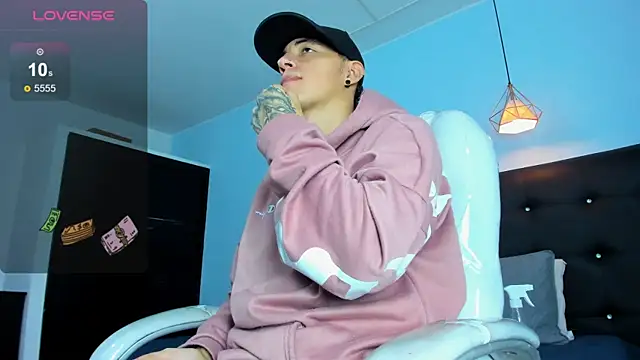 Lobo 17  online show from December 2025 03:47:01 AM