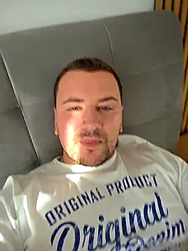 Snapshot of KarlosCarutox chatting on November 2025 01:07:02 PM KarlosCarutox online show from November 2025 01:07:02 PM