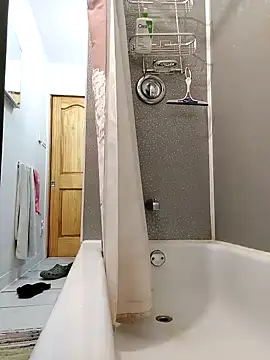 QcMisterv13 online show from October 2025 02:50:02 AM