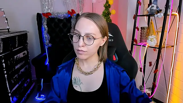 Snapshot of AphexQueen chatting on December 2024 04:09:01 PM AphexQueen online show from December 2024 04:09:01 PM