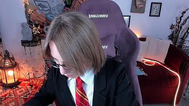 Snapshot of AphexQueen chatting on January 2025 09:13:02 AM AphexQueen online show from January 2025 09:13:02 AM