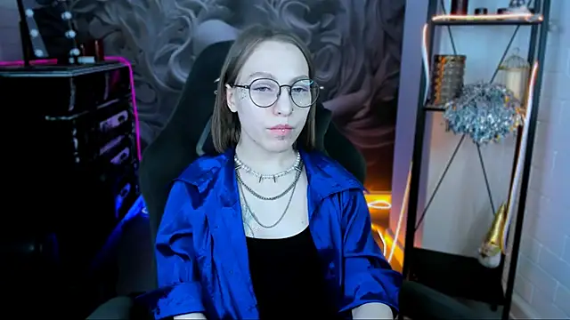 Snapshot of AphexQueen chatting on January 2025 12:20:02 PM AphexQueen online show from January 2025 12:20:02 PM