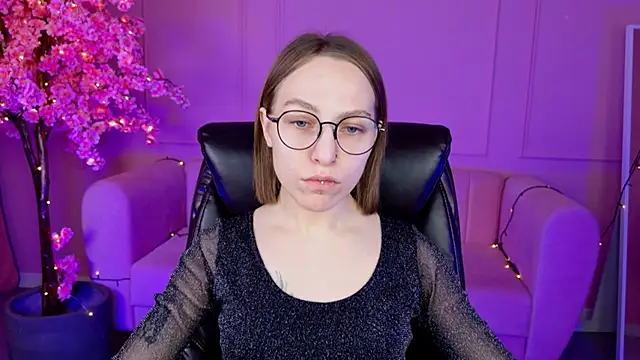 Snapshot of AphexQueen chatting on January 2025 01:16:02 PM AphexQueen online show from January 2025 01:16:02 PM