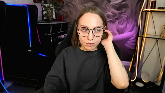 Snapshot of AphexQueen chatting on February 2025 07:12:02 PM AphexQueen online show from February 2025 07:12:02 PM