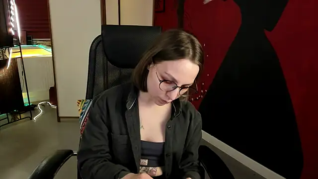 Snapshot of AphexQueen chatting on March 2025 04:06:02 PM AphexQueen online show from March 2025 04:06:02 PM