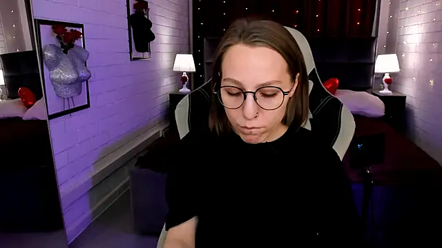 Snapshot of AphexQueen chatting on March 2025 07:35:01 PM AphexQueen online show from March 2025 07:35:01 PM