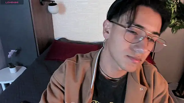 Snapshot of Andy_Joy_ chatting on December 2025 11:26:02 AM Andy Joy online show from December 2025 11:26:02 AM