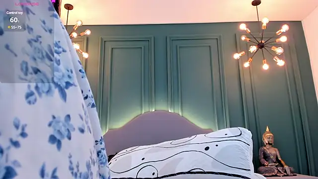 Snapshot of rubyhill_2711 chatting on January 2025 02:04:01 AM rubyhill 2711 online show from January 2025 02:04:01 AM