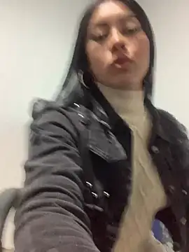 emily 22x online show from December 2024 06:09:02 PM