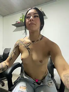 emily 22x online show from December 2024 09:37:01 PM