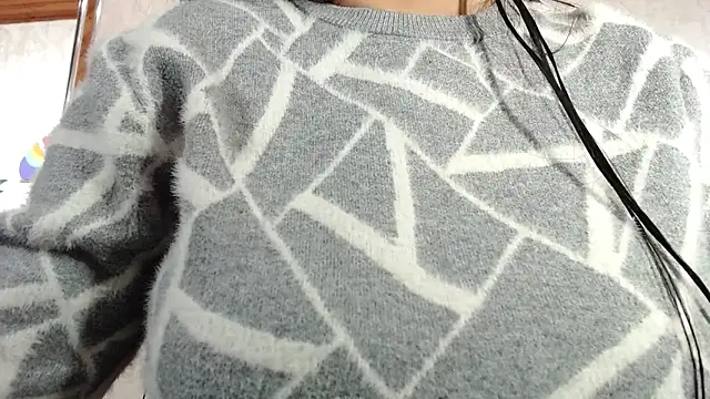 Snapshot of CarolineBrunx chatting on November 2025 04:23:02 AM CarolineBrunx online show from November 2025 04:23:02 AM