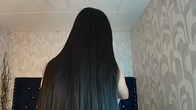Snapshot of CarolineBrunx chatting on April 2026 10:01:01 PM CarolineBrunx online show from April 2026 10:01:01 PM