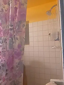 Snapshot of Jovende28 chatting on November 2025 10:28:01 AM Jovende28 online show from November 2025 10:28:01 AM