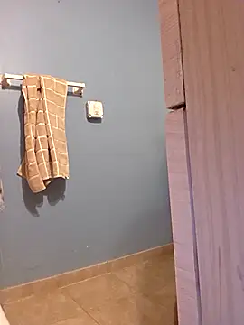 Snapshot of Jovende28 chatting on December 2025 10:31:02 AM Jovende28 online show from December 2025 10:31:02 AM