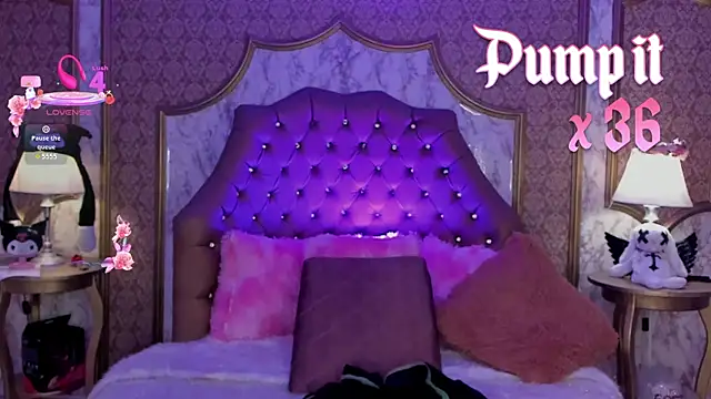 SoffiQueen online show from April 2026 09:39:33 PM