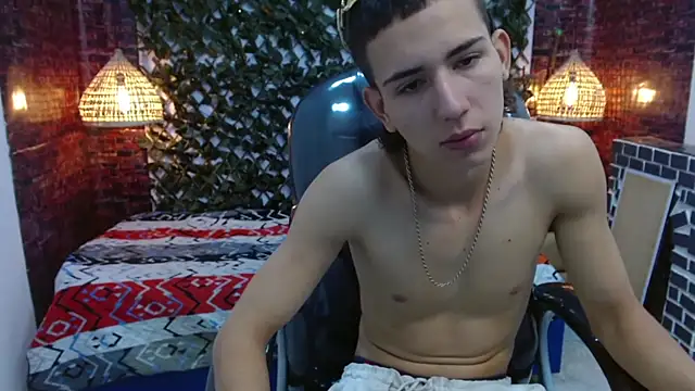 Snapshot of JackSwan18 chatting on January 2025 01:13:02 PM JackSwan18 online show from January 2025 01:13:02 PM