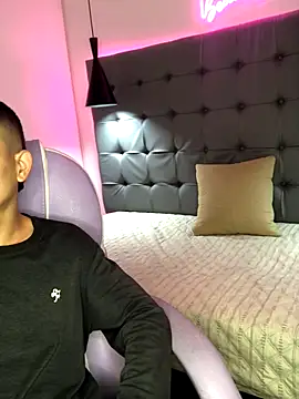 Snapshot of JackSwan18 chatting on October 2025 12:30:02 AM JackSwan18 online show from October 2025 12:30:02 AM