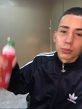 Snapshot of JackSwan18 chatting on October 2025 04:02:01 AM JackSwan18 online show from October 2025 04:02:01 AM