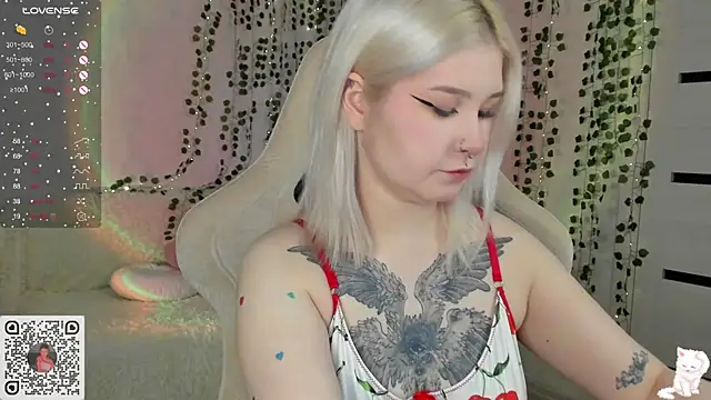 chillycharm online show from February 2025 12:52:02 AM