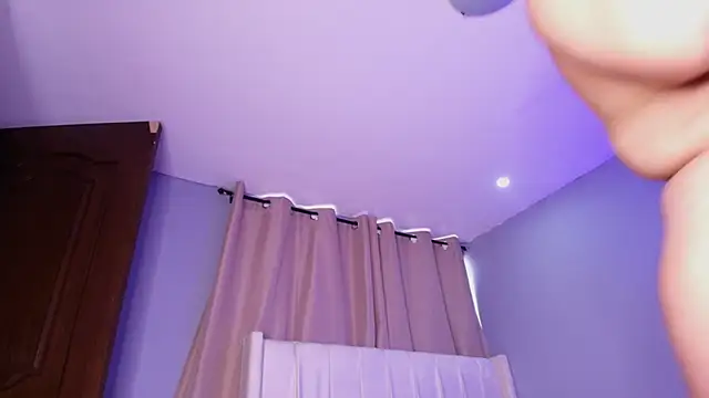 Snapshot of Shenoa1 chatting on November 2025 11:53:02 AM Shenoa1 online show from November 2025 11:53:02 AM