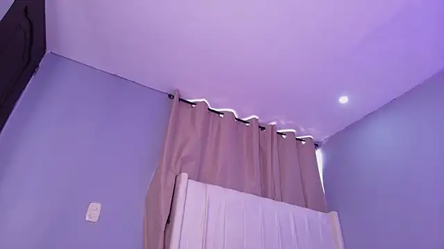 Snapshot of Shenoa1 chatting on November 2025 12:09:02 PM Shenoa1 online show from November 2025 12:09:02 PM