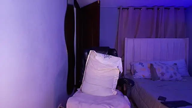 Snapshot of Shenoa1 chatting on November 2025 01:19:02 AM Shenoa1 online show from November 2025 01:19:02 AM