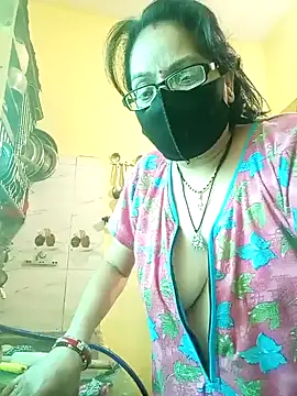 Snapshot of heenage chatting on February 2025 05:58:01 AM heenage online show from February 2025 05:58:01 AM