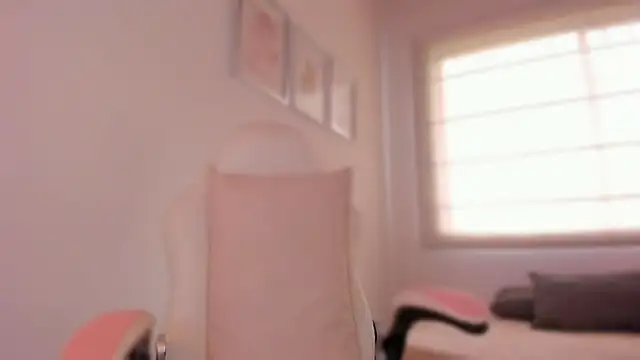 valeriaU online show from October 2025 02:50:01 PM