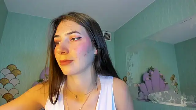 Snapshot of Skinny_Linda chatting on December 2024 01:28:01 PM Skinny Linda online show from December 2024 01:28:01 PM