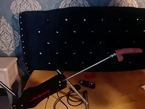 Sofiacowperx online show from November 2025 07:36:02 PM