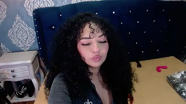 Sofiacowperx online show from March 2026 07:39:01 PM