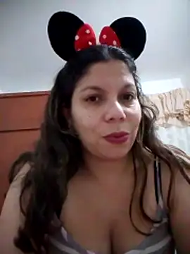 Carliina Soussa online show from October 2025 11:50:04 PM