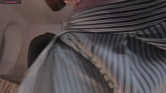 Snapshot of SavannahStorm chatting on December 2025 12:53:02 PM SavannahStorm online show from December 2025 12:53:02 PM