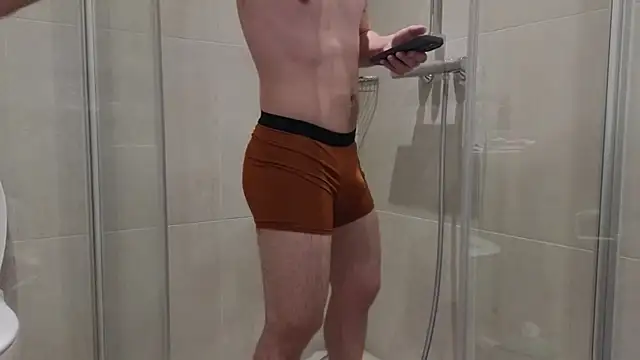 Snapshot of curlyboyy_ chatting on October 2025 10:04:01 PM curlyboyy online show from October 2025 10:04:01 PM