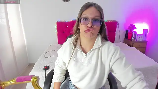 Snapshot of SofiaJoness_ chatting on March 2025 07:12:01 PM SofiaJoness online show from March 2025 07:12:01 PM