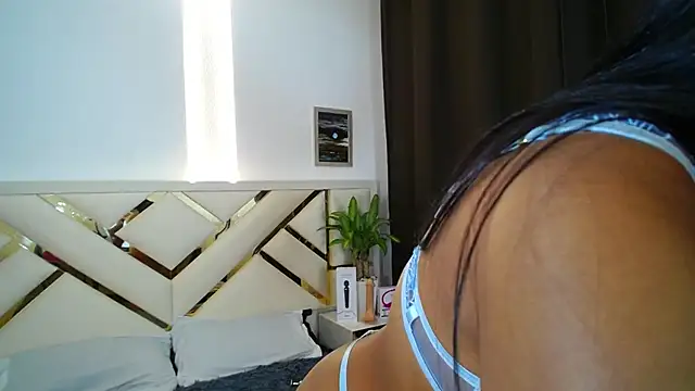 carolineamber  online show from February 2025 10:07:02 PM