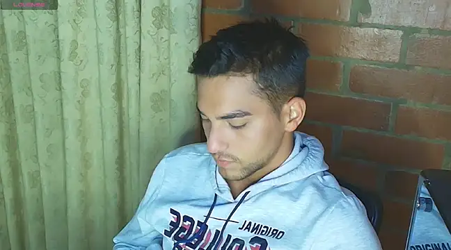 Leandro valenzuela online show from February 2025 12:08:02 AM