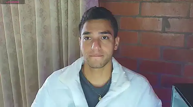 Leandro valenzuela online show from February 2025 01:39:02 PM