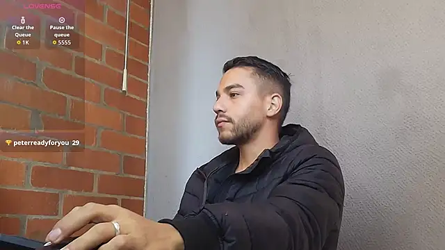 Leandro valenzuela online show from April 2026 02:40:01 PM