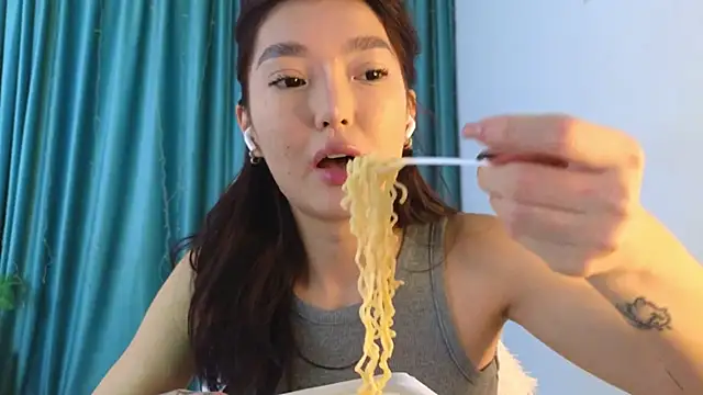 Snapshot of AudreyMell chatting on November 2025 02:49:01 PM AudreyMell online show from November 2025 02:49:01 PM