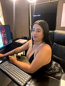 ElaaPerez online show from October 2025 07:23:01 PM