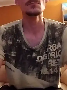 Snapshot of Crazzy_Maiky chatting on December 2024 09:41:01 PM Crazzy Maiky online show from December 2024 09:41:01 PM