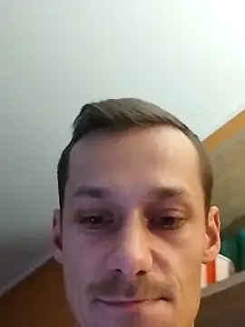 Snapshot of Crazzy_Maiky chatting on December 2024 10:09:01 PM Crazzy Maiky online show from December 2024 10:09:01 PM