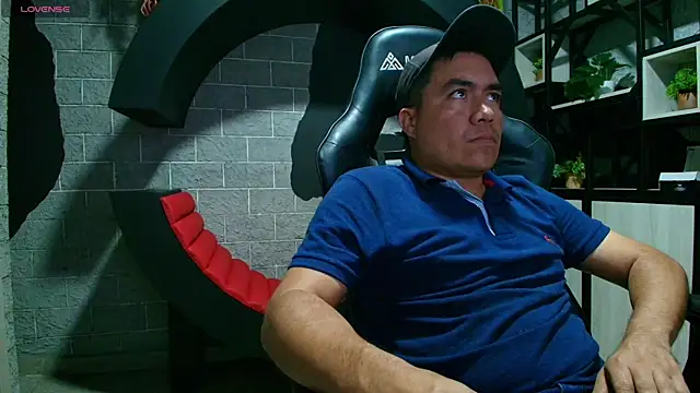 Snapshot of Jhonatan_Morales_S chatting on January 2025 11:48:01 PM Jhonatan Morales S online show from January 2025 11:48:01 PM