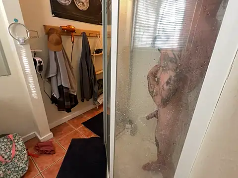 Snapshot of RuffClvb chatting on December 2024 05:48:01 PM RuffClvb online show from December 2024 05:48:01 PM