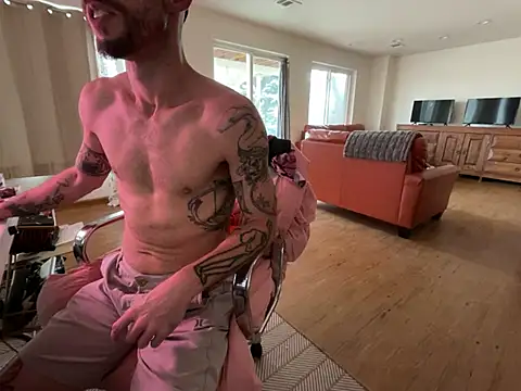 Snapshot of RuffClvb chatting on December 2024 05:46:01 PM RuffClvb online show from December 2024 05:46:01 PM